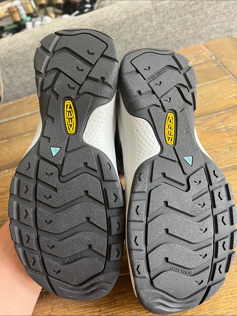 Keen Women's Gray Sandals with Pink Bungee - Picture 7 of 7